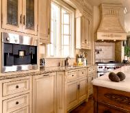 TRADITIONAL KITCHEN